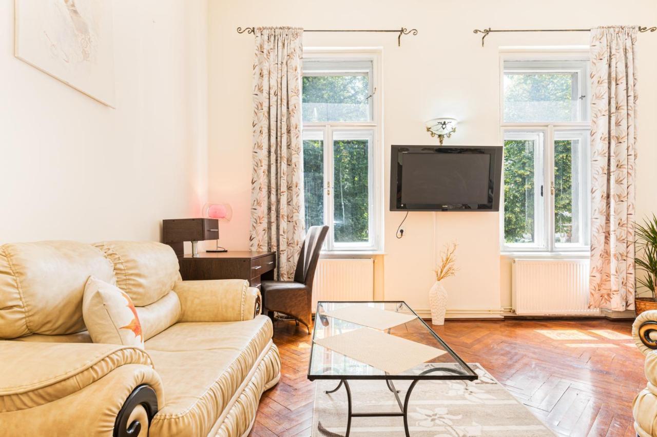 Sabin Apartments Private Parking 브라쇼브 외부 사진